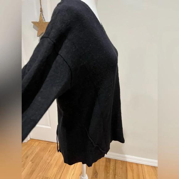 Women’s Black Lace-up Back Vneck Tunic Pullover Sweater Size Small - Picture 7 of 8